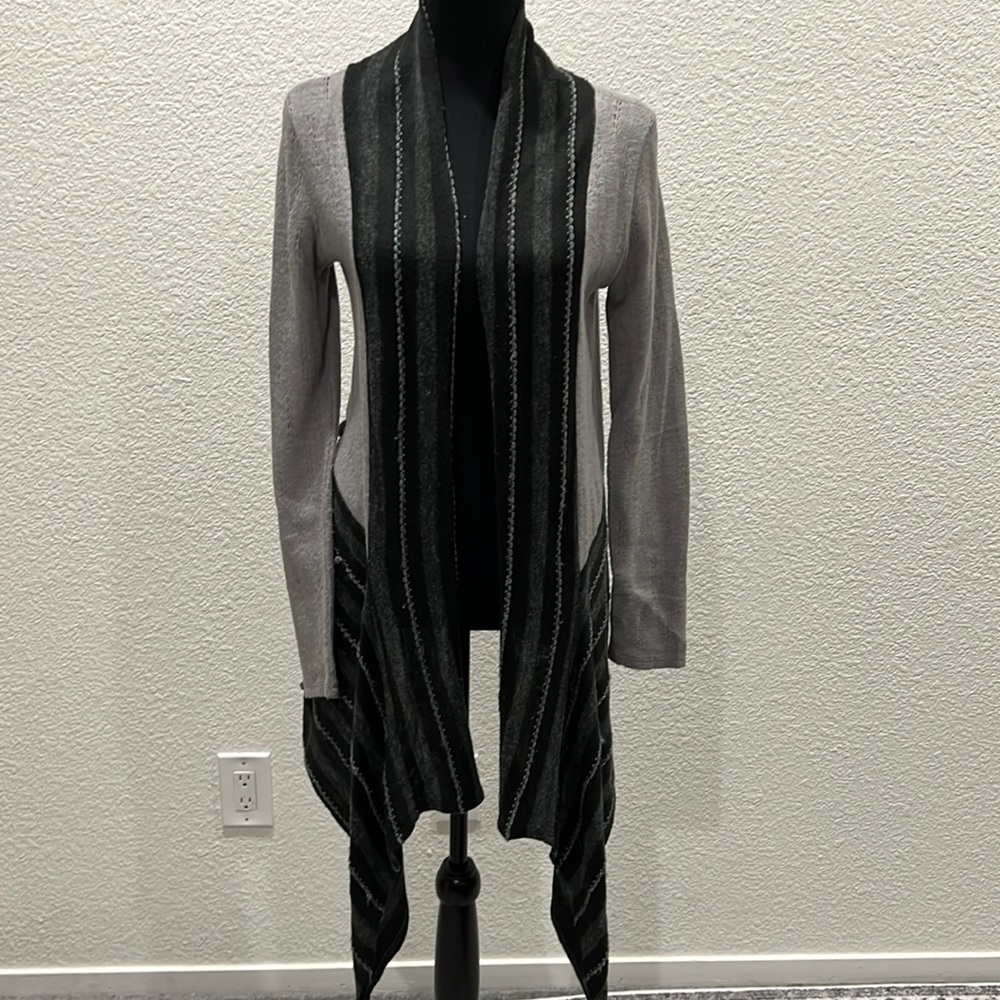 Gray/black cardigan